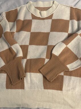 SHEIN Cream and Tan Checkerboard Crewneck Sweater